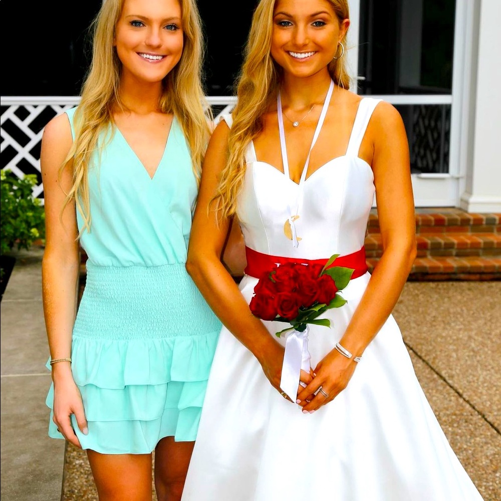 BEAUTIFUL DRESS